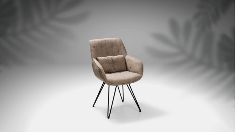 Fauteuil tissu JULIA I Assise couettée et piétement épingle en métal