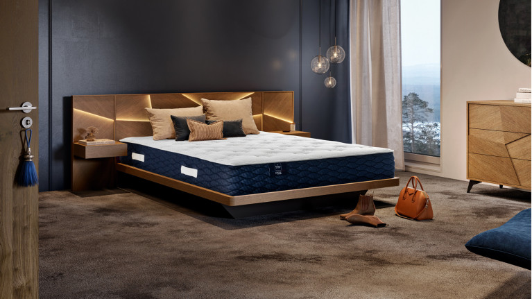 Matelas 180 x 200 cm LODGE - Soutien ferme, accueil moelleux