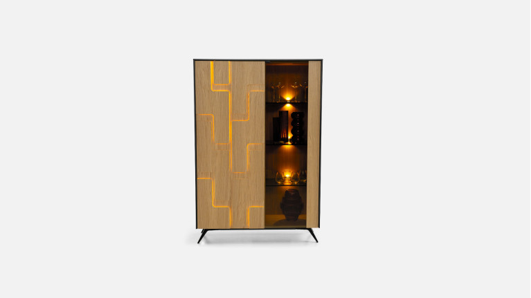 Vitrine 2 portes chêne PUZZLE | Un design sculptural