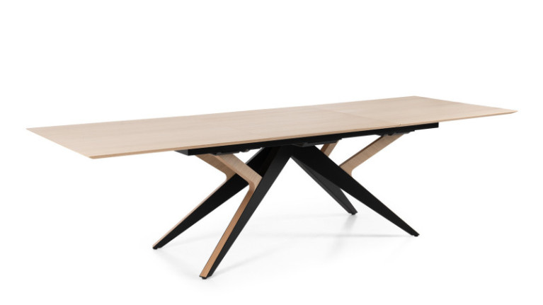 Table de repas extensible en bois et laque MONTECARLO